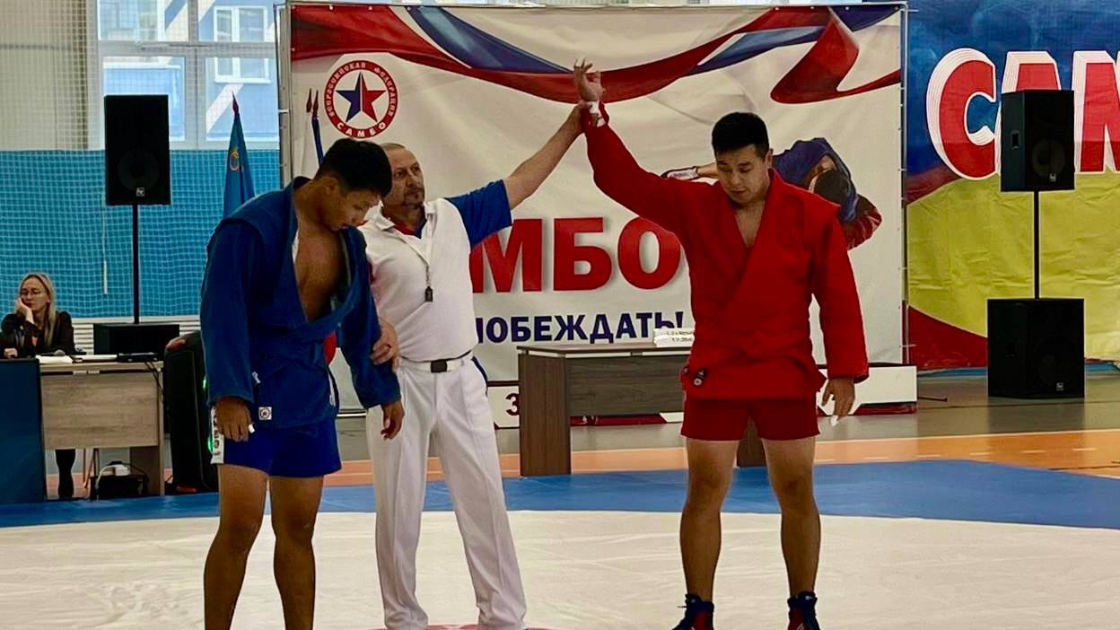 В Муравленко завершились окружные соревнования по самбо и боевому самбо В Муравленко завершились окружные соревнования по самбо и боевому самбо