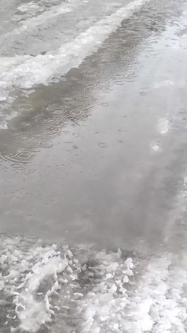 31 октября... В Ноябрьске идет дождь