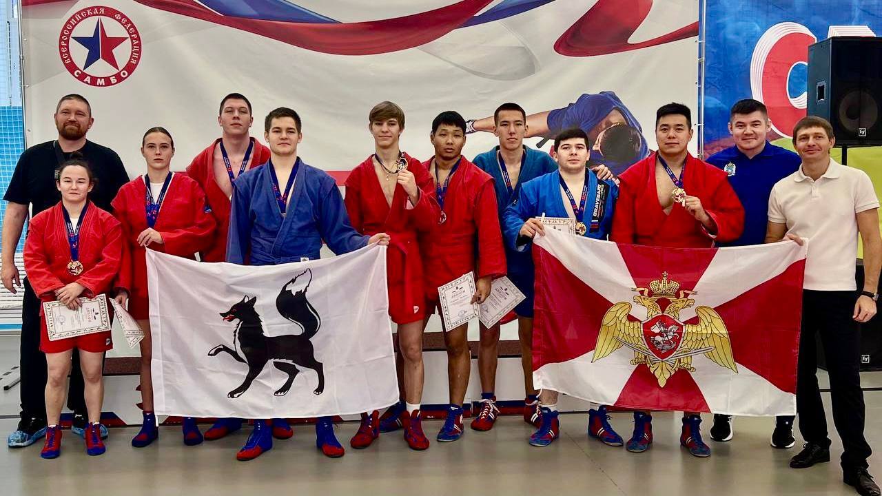 В Муравленко завершились окружные соревнования по самбо и боевому самбо