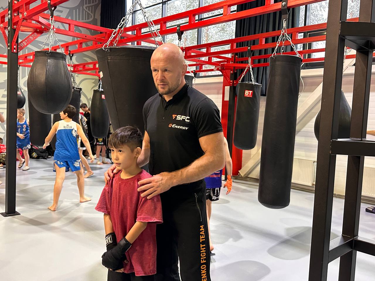 В Ноябрьск с визитом приехал основатель авторской школы единоборств «Шторм» В Ноябрьск с визитом приехал основатель авторской школы единоборств «Шторм»