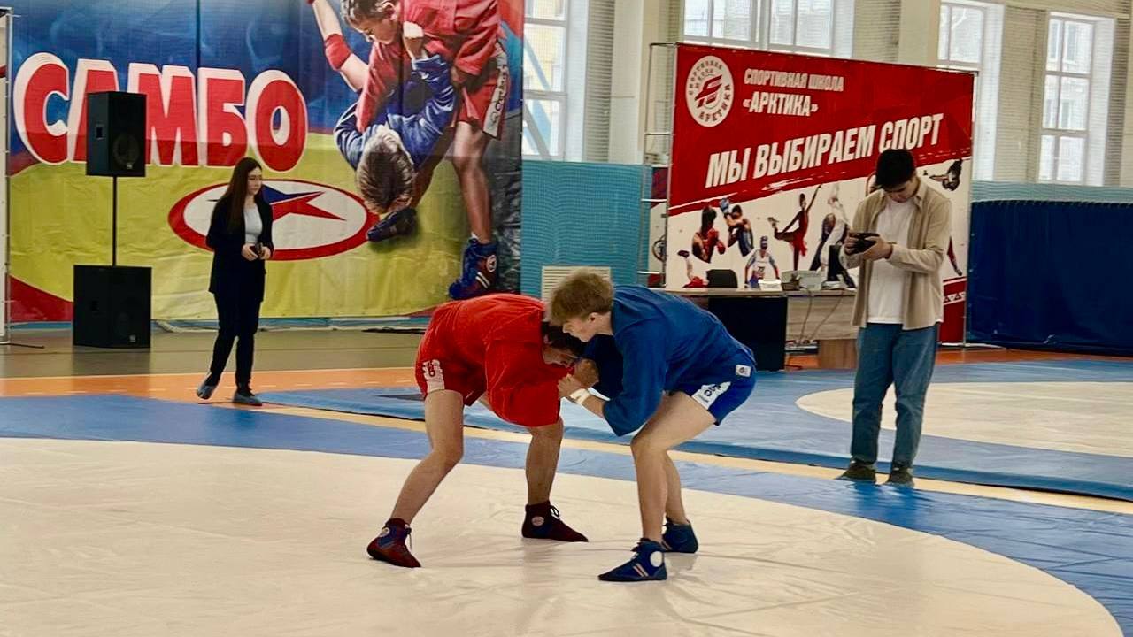 В Муравленко завершились окружные соревнования по самбо и боевому самбо В Муравленко завершились окружные соревнования по самбо и боевому самбо