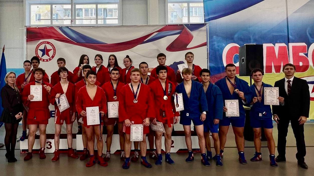 В Муравленко завершились окружные соревнования по самбо и боевому самбо В Муравленко завершились окружные соревнования по самбо и боевому самбо