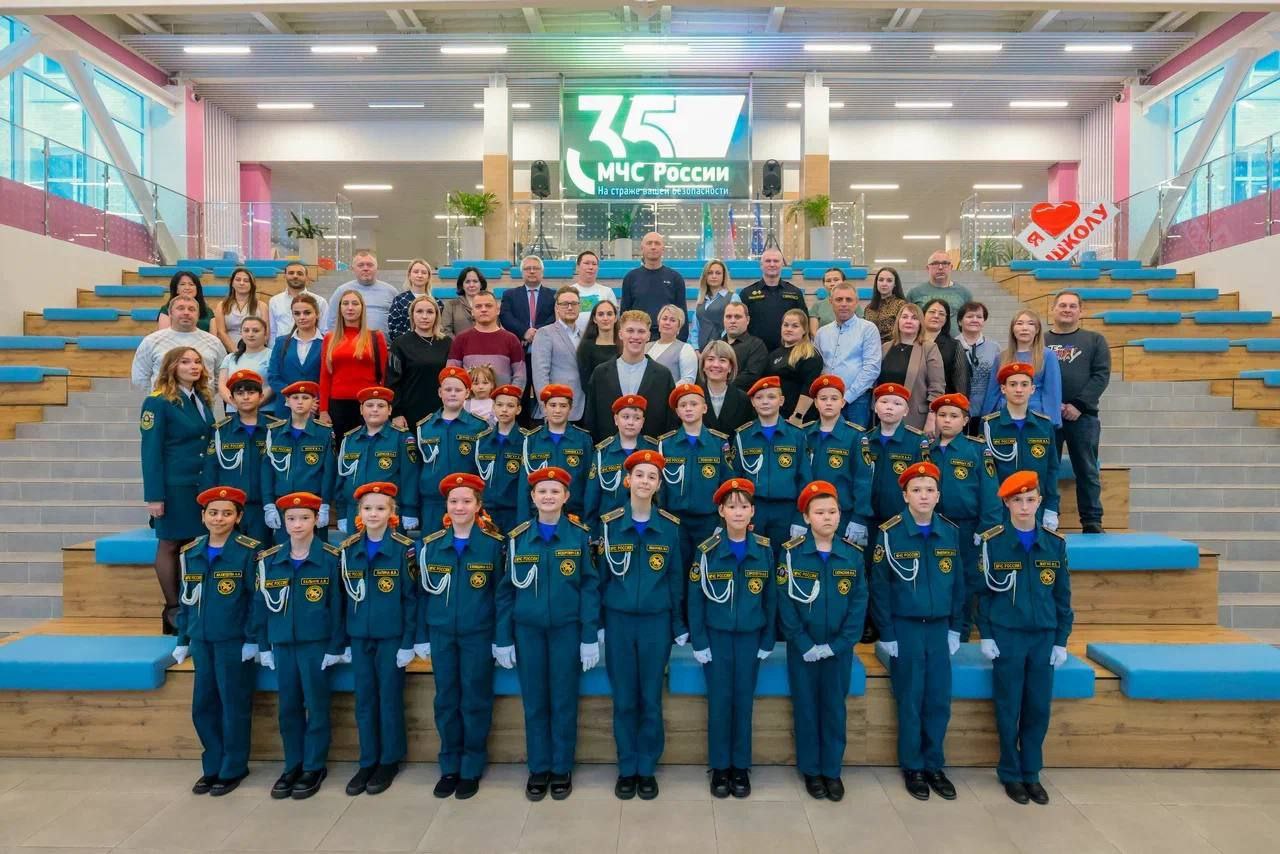 Смотрите видеосюжет информационного агентства «Лабытнанги» с яркими моментами торжественной церемонии «Посвящение в кадеты МЧС России» «здесь»