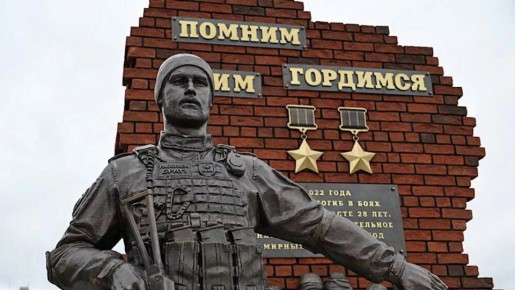 Памятник первому в истории Герою России и Герою ДНР Владимиру Жоге открыт в Волновахе