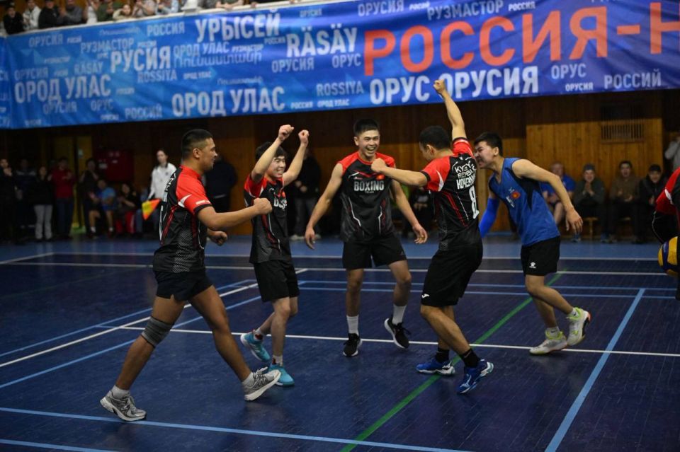 Волейбольный турнир Дружбы на Кубок главы города завершился Волейбольный турнир Дружбы на Кубок главы города завершился