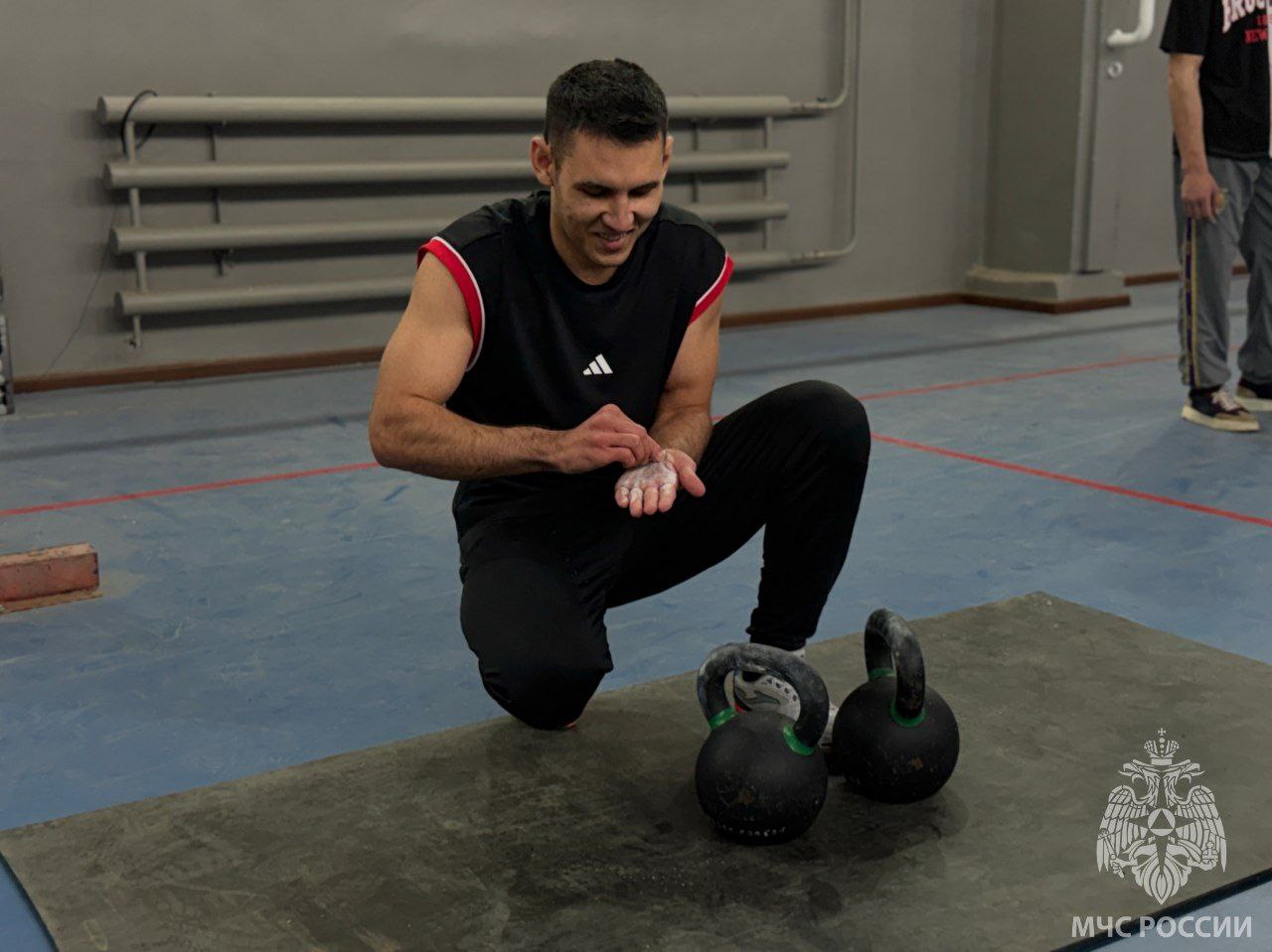 В Новом Уренгое прошли соревнования по гиревому спорту среди подразделений 3 пожарно-спасательного отряда В Новом Уренгое прошли соревнования по гиревому спорту среди подразделений 3 пожарно-спасательного отряда