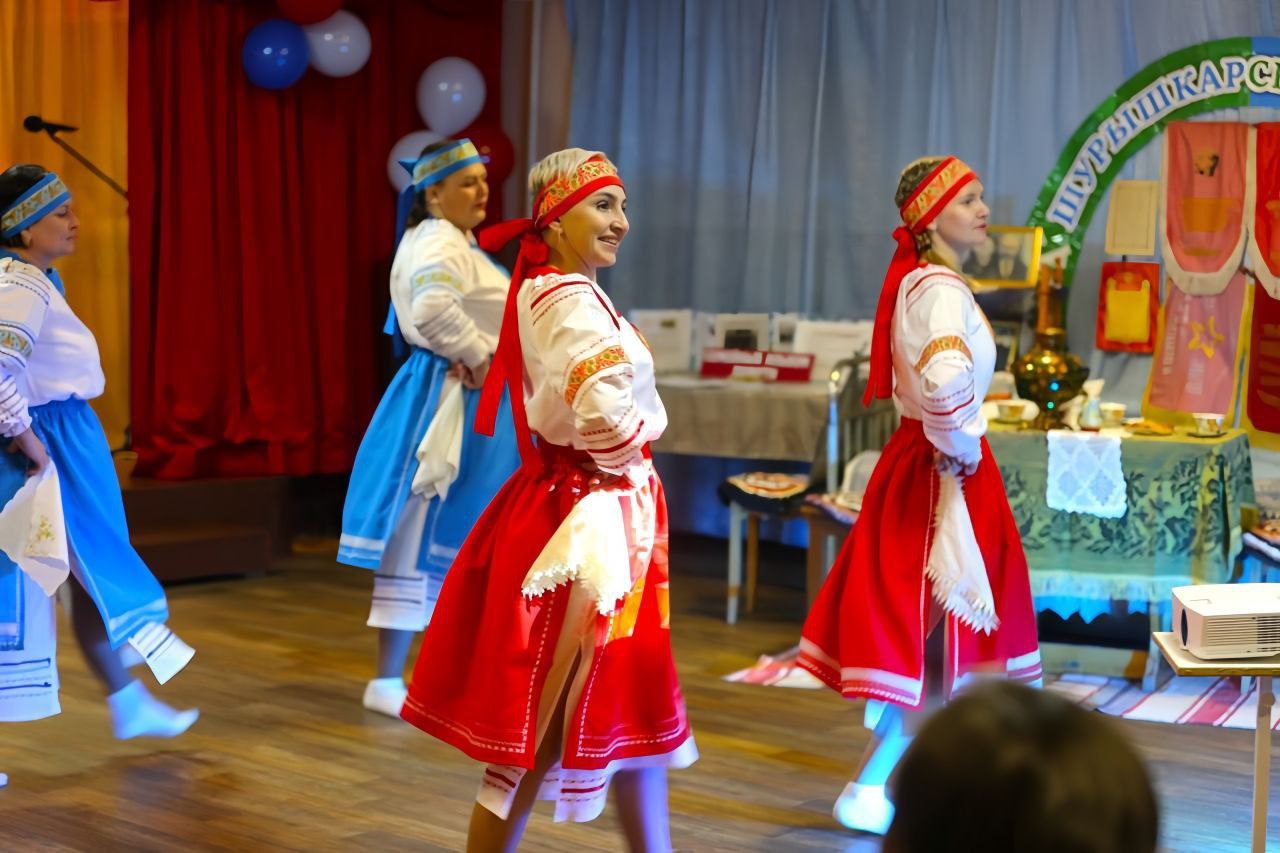 Благотворительный концерт в Горках собрал 75 тысяч рублей для бойцов СВО Благотворительный концерт в Горках собрал 75 тысяч рублей для бойцов СВО