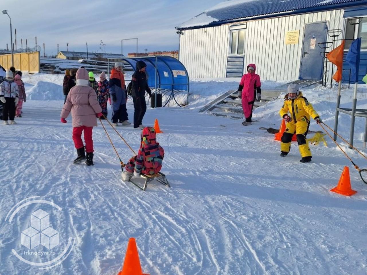 В п. Пангоды прошли "Весёлые старты" ко Дню народного единства В п. Пангоды прошли "Весёлые старты" ко Дню народного единства