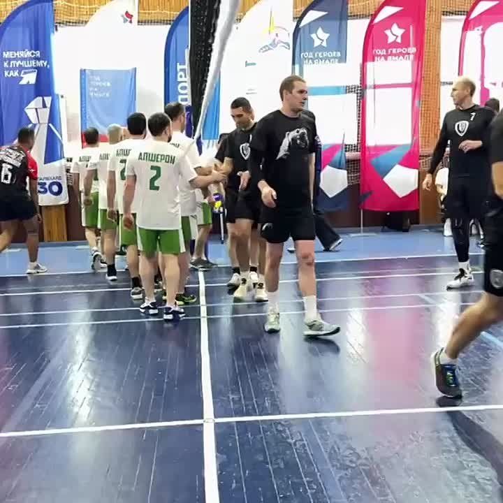 В Салехарде дан старт волейбольному турниру на Кубок главы города