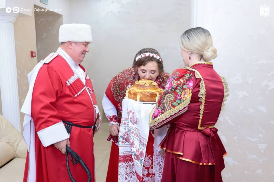Семья из Лабытнанги отметила жемчужную свадьбу по казачьим традициям Семья из Лабытнанги отметила жемчужную свадьбу по казачьим традициям