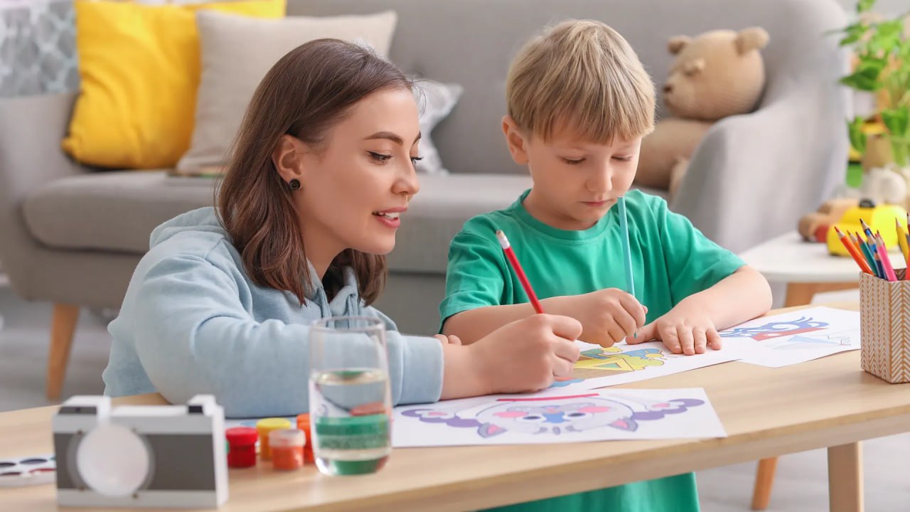 Родителям на помощь: в Тарко-Сале запустили «умное» агентство нянь