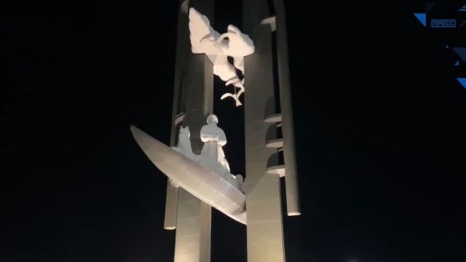 Вечерний Тарко-Сале прекрасен в красивом зимнем наряде