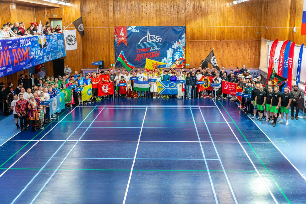 А вот и фото с турнира Дружбы на Кубок главы города А вот и фото с турнира Дружбы на Кубок главы города