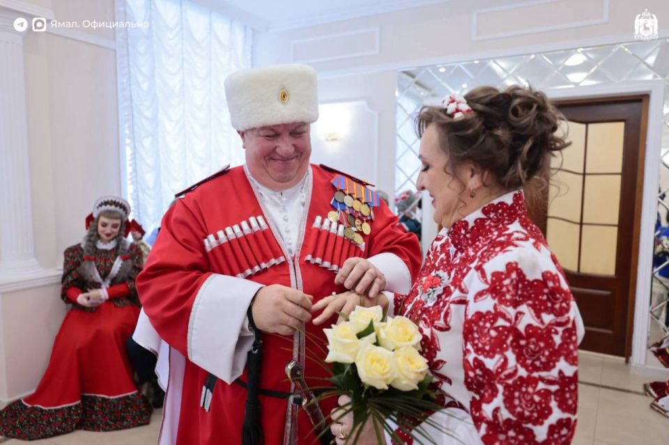 Семья из Лабытнанги отметила жемчужную свадьбу по казачьим традициям Семья из Лабытнанги отметила жемчужную свадьбу по казачьим традициям