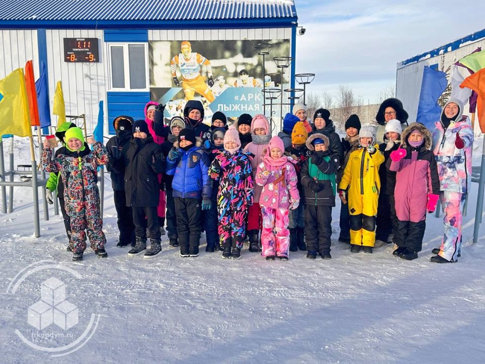 В п. Пангоды прошли "Весёлые старты" ко Дню народного единства