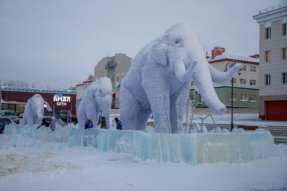 С добрым утром, Салехард. Температура днём от - 15 C° до -10 C°, пасмурно, слабый снег, ветер 2-3 м/с