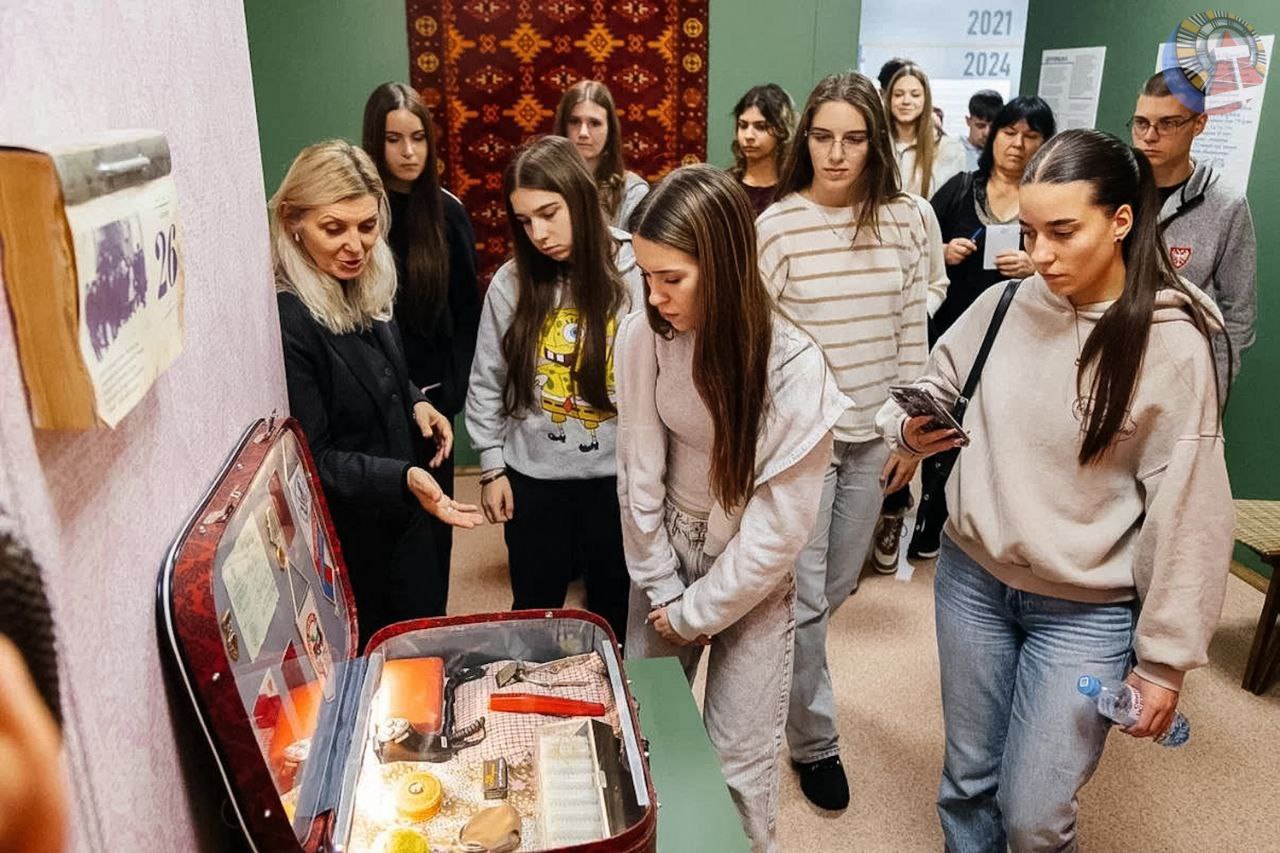 В Ноябрьск приехали пятнадцать ребят из сербского города Алексинац В Ноябрьск приехали пятнадцать ребят из сербского города Алексинац