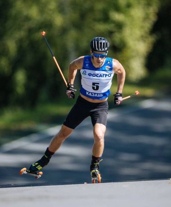 Сегодня поздравления с днем рождения принимает Иван Безматерных