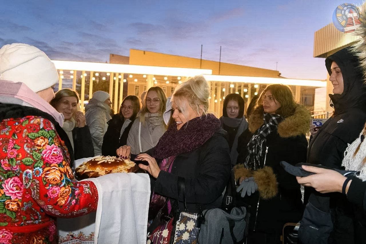 В Ноябрьск приехали пятнадцать ребят из сербского города Алексинац В Ноябрьск приехали пятнадцать ребят из сербского города Алексинац