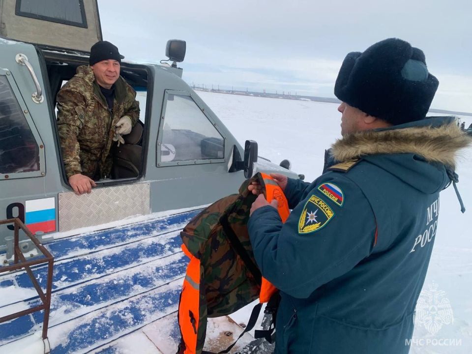 На паромной переправе Салехард-Лабытнанги проверили судоводителей