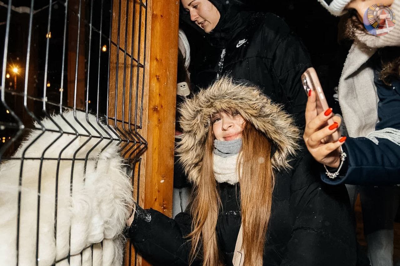 В Ноябрьск приехали пятнадцать ребят из сербского города Алексинац В Ноябрьск приехали пятнадцать ребят из сербского города Алексинац