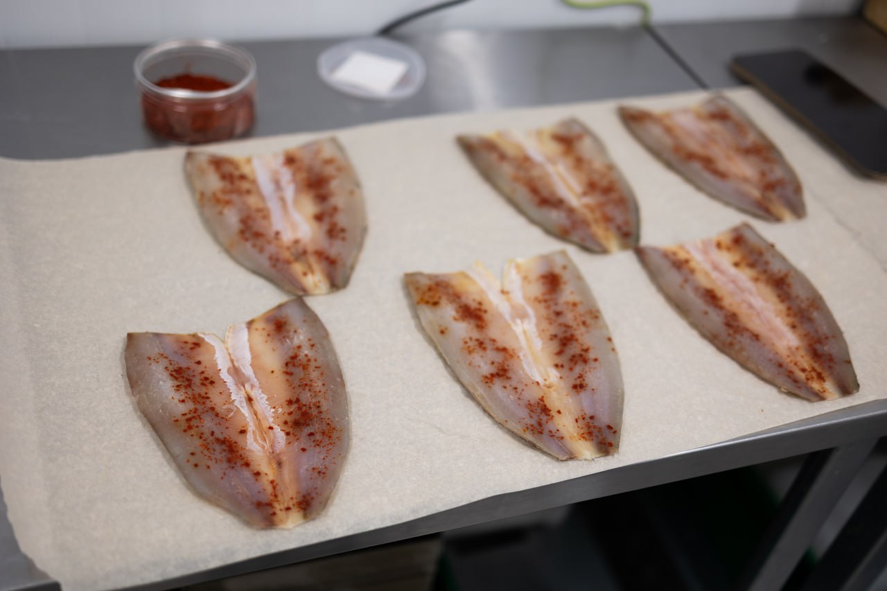 Семейная переработка рыбы. Съемочная группа ГТРК «Ямал» побывала на молодом салехардском предприятии по рыбопереработке Семейная переработка рыбы. Съемочная группа ГТРК «Ямал» побывала на молодом салехардском предприятии по рыбопереработке