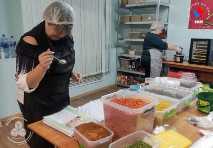 Волонтёрский штаб «Тихий фронт» п. Пангоды получил новое оборудование для заготовки сублимированного питания для бойцов СВО