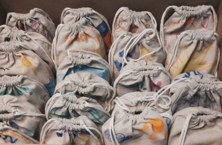 «Кисет Победы»: в Новом Уренгое для бойцов собирают наборы полезных мелочей