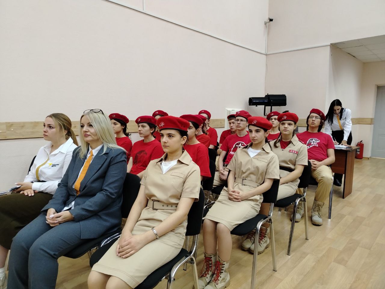 В школе №8 состоялась встреча с Героем России Олегом Касковым В школе №8 состоялась встреча с Героем России Олегом Касковым