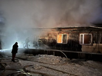 В 01 час 48 минут в пожарно-спасательную часть города Лабытнанги поступило сообщение о пожаре по адресу переулок Васильковый, д.3, одноэтажный (частный) жилой дом