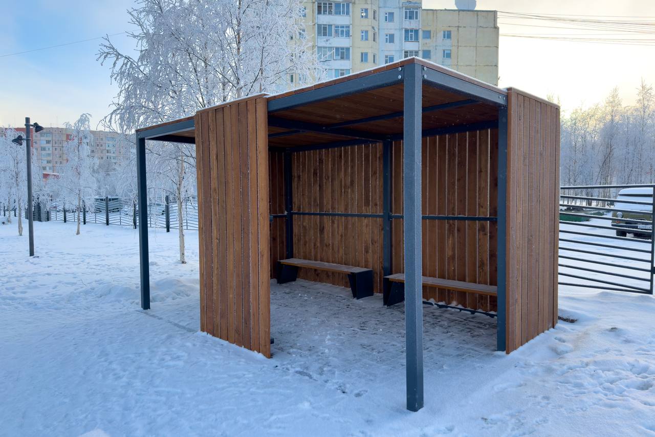 В Надыме завершен еще один объект - круглогодичная площадка для выгула домашних животных «Хвостатый бульвар» В Надыме завершен еще один объект - круглогодичная площадка для выгула домашних животных «Хвостатый бульвар»