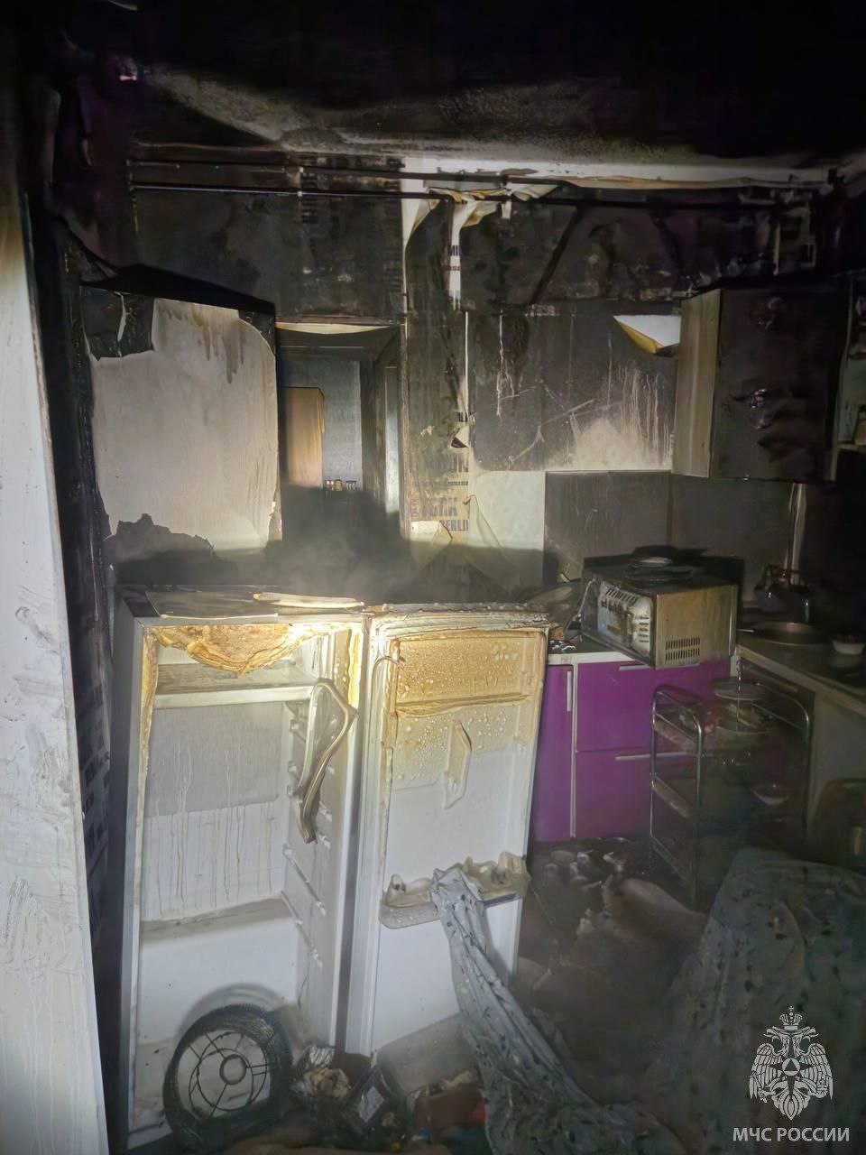 В 04 часа 34 минуты в пожарную часть города Новый Уренгой поступило сообщение о пожаре в многоквартирном жилом доме на улице Оптимистов д. 2/1 В 04 часа 34 минуты в пожарную часть города Новый Уренгой поступило сообщение о пожаре в многоквартирном жилом доме на улице Оптимистов д. 2/1