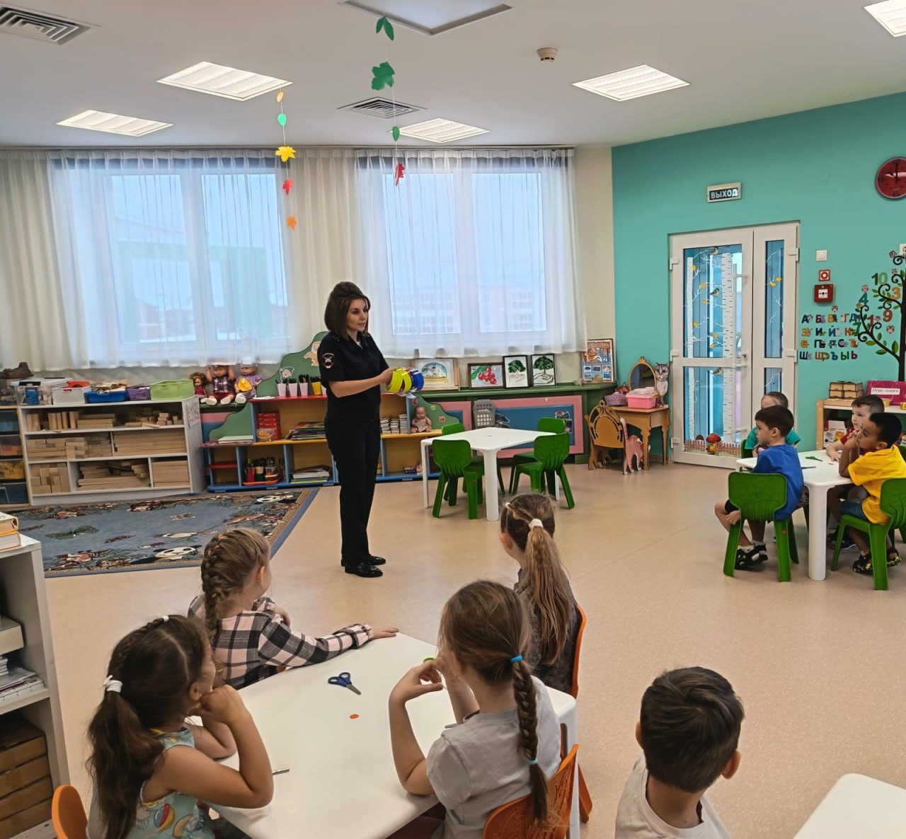 Губкинские автоинспекторы провели творческий мастер-класс по изготовлению световозвращающих элементов Губкинские автоинспекторы провели творческий мастер-класс по изготовлению световозвращающих элементов