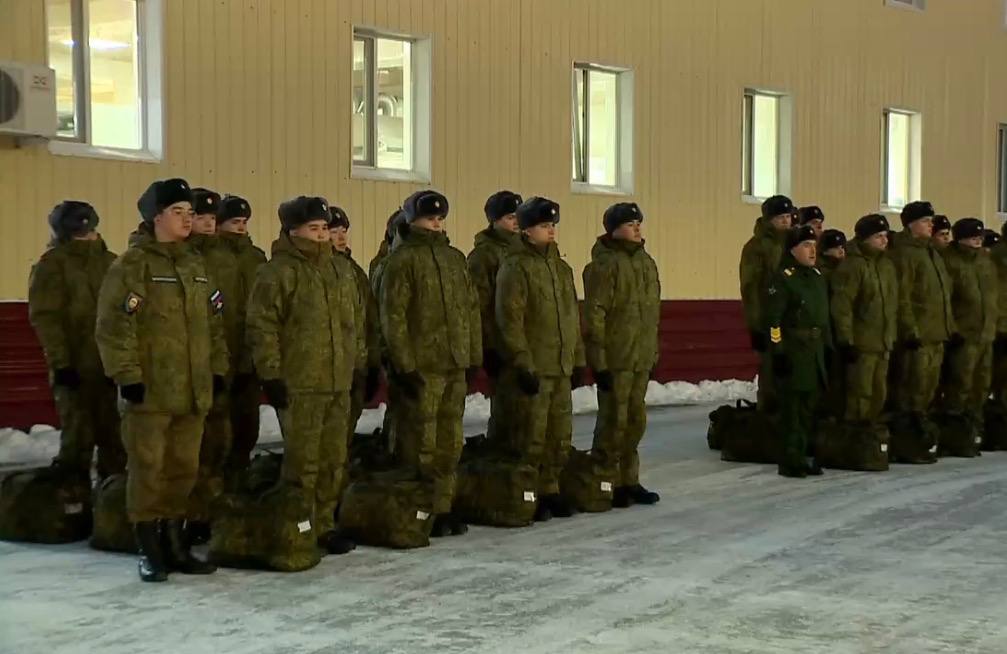 На службу Родине! Первая группа ямальских призывников отправилась из Ноябрьска На службу Родине! Первая группа ямальских призывников отправилась из Ноябрьска
