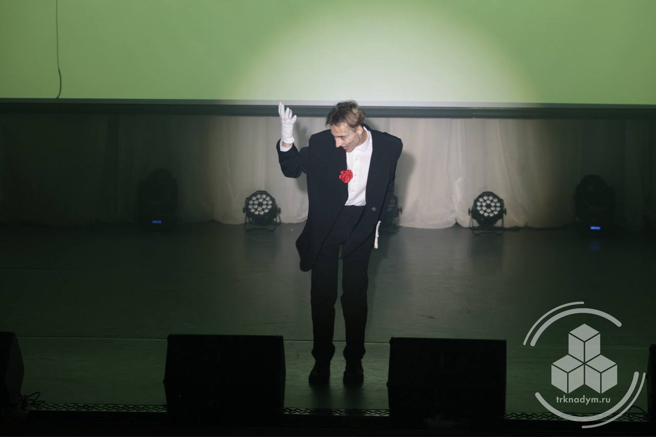 В Надыме снова выбирают лучших танцоров среди подростков В Надыме снова выбирают лучших танцоров среди подростков