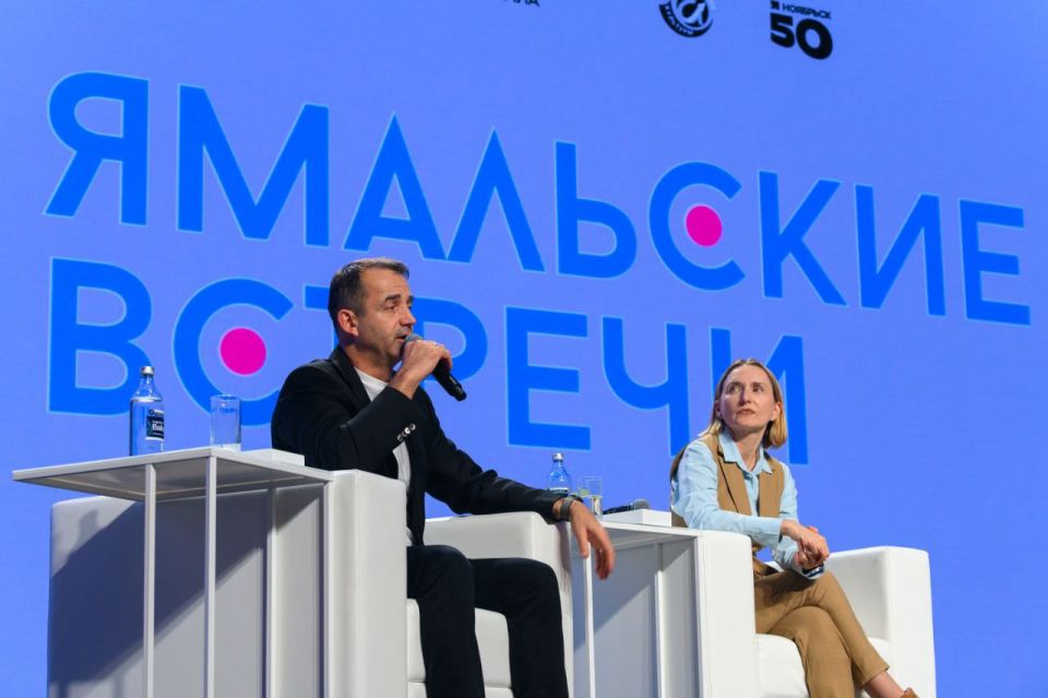 Алексей Романов: Сегодня Ноябрьск вновь стал частью большого и вдохновляющего проекта «Ямальские встречи» — проекта, который всего за несколько лет сумел объединить тысячи людей по всему нашему округу