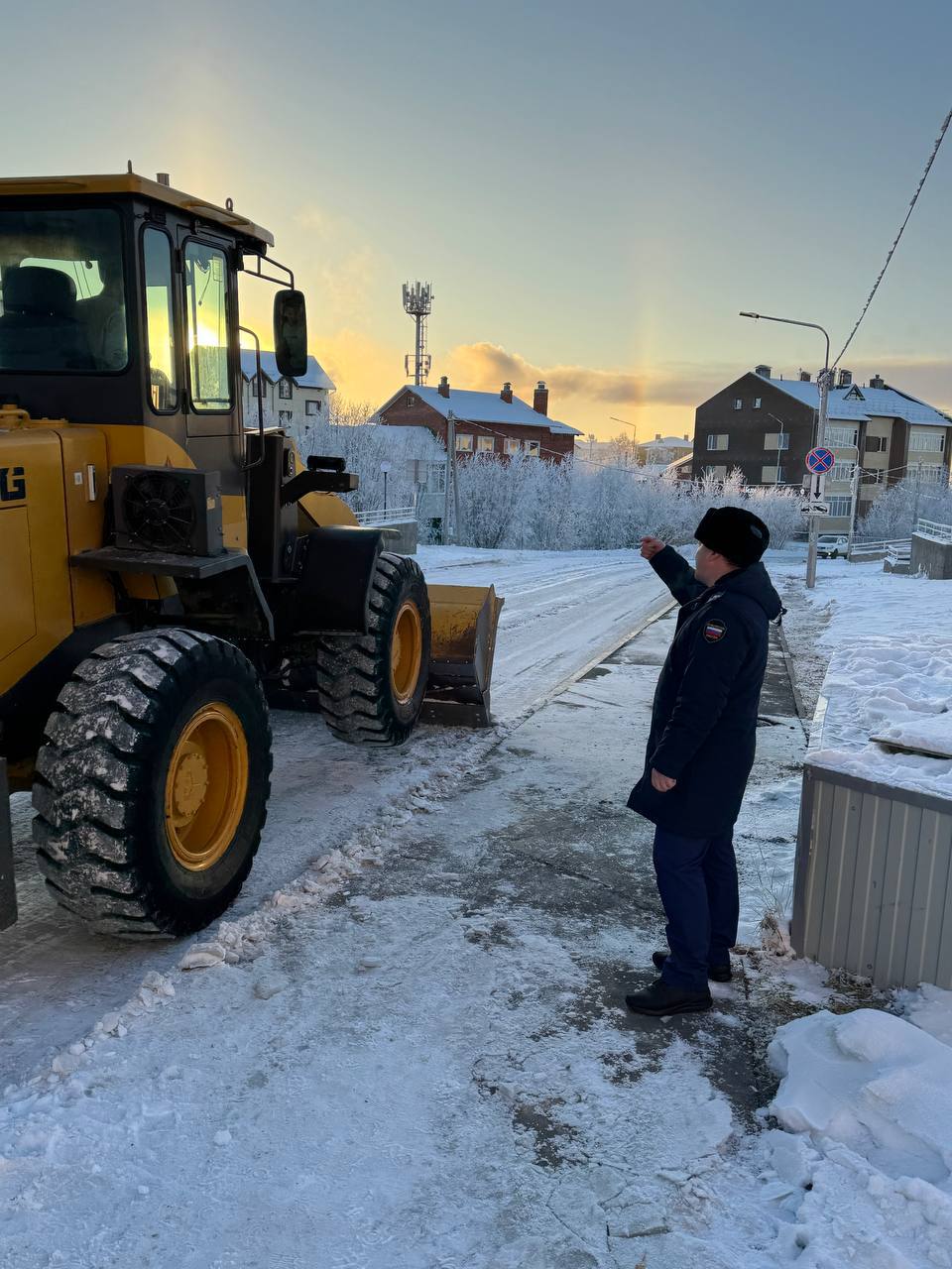 Прокуратурой Салехарда по поручению прокуратуры автономного округа организована проверка обстоятельств и причин аварии на коммунальных сетях по ул. Совхозной у Ямальского многопрофильного колледжа Прокуратурой Салехарда по поручению прокуратуры автономного округа организована проверка обстоятельств и причин аварии на коммунальных сетях по ул. Совхозной у Ямальского многопрофильного колледжа