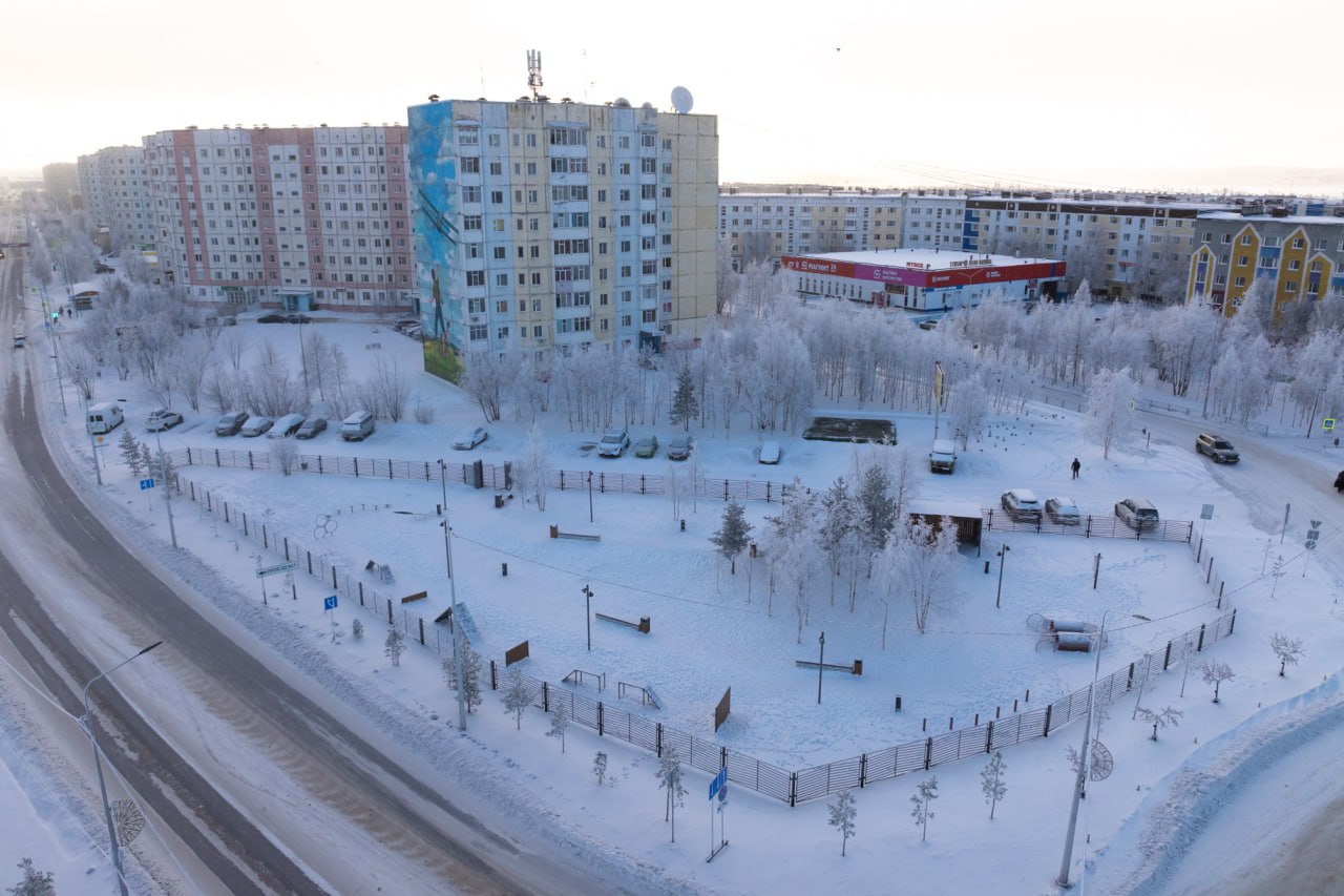 В Надыме открыли новую площадку для выгула собак