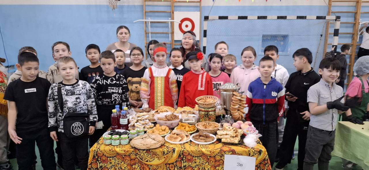 В школе №6 Салехарда прошла ежегодная благотворительная ярмарка «Мы вместе»