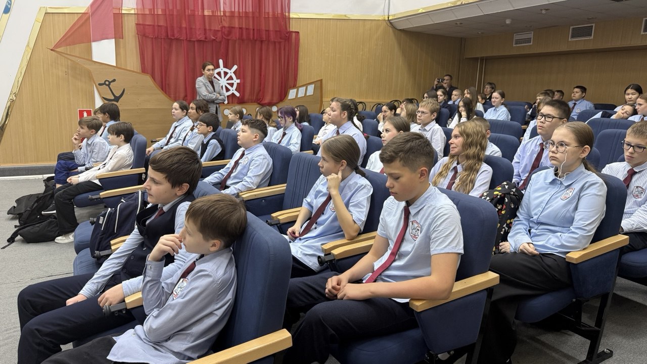 В Салехарде представитель следственного управления провел со школьниками профилактическое занятие В Салехарде представитель следственного управления провел со школьниками профилактическое занятие