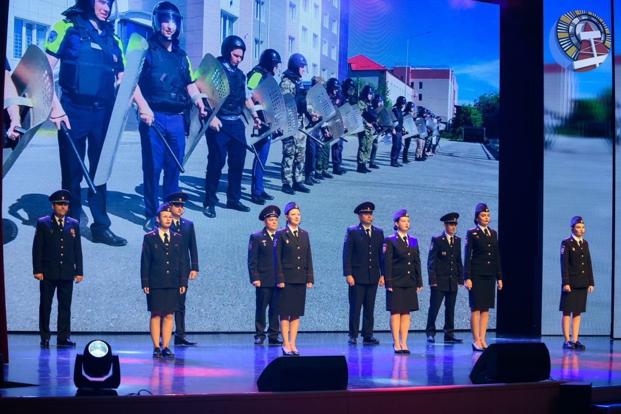 Сегодня, в День полиции России, мы от всей души поздравляем тех, кто ежедневно стоит на страже нашей безопасности