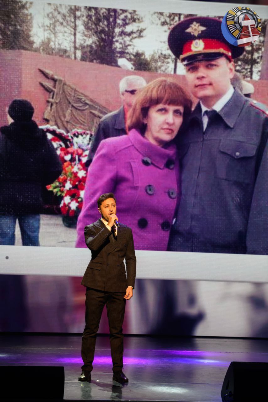 Сегодня, в День полиции России, мы от всей души поздравляем тех, кто ежедневно стоит на страже нашей безопасности Сегодня, в День полиции России, мы от всей души поздравляем тех, кто ежедневно стоит на страже нашей безопасности