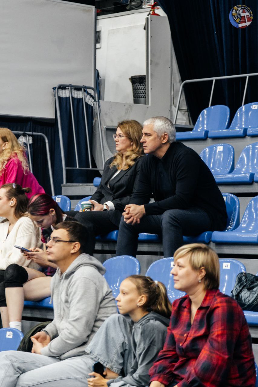 В минувшие выходные Ноябрьск вновь доказал: спорт - мощный язык дружбы и взаимопонимания! Второй раз в нашем городе проходит межнациональный волейбольный турнир «Кубок Дружбы» - яркое событие, объединяющее людей разных... В минувшие выходные Ноябрьск вновь доказал: спорт - мощный язык дружбы и взаимопонимания! Второй раз в нашем городе проходит межнациональный волейбольный турнир «Кубок Дружбы» - яркое событие, объединяющее людей разных...