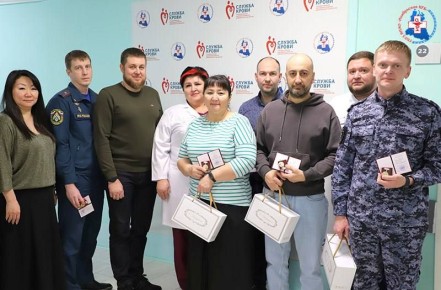 Герои среди нас: ямальцы стали почётными донорами страны