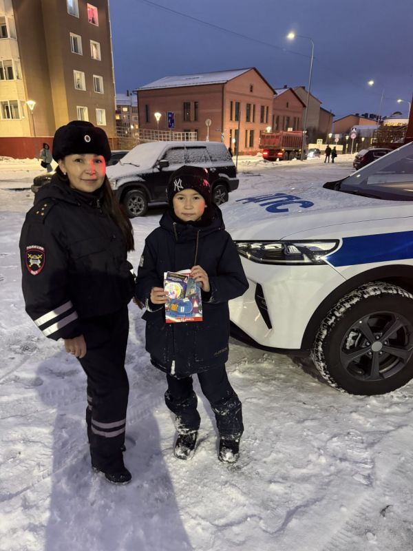 Юным салехардцам напомнили о правилах безопасности в темное время суток