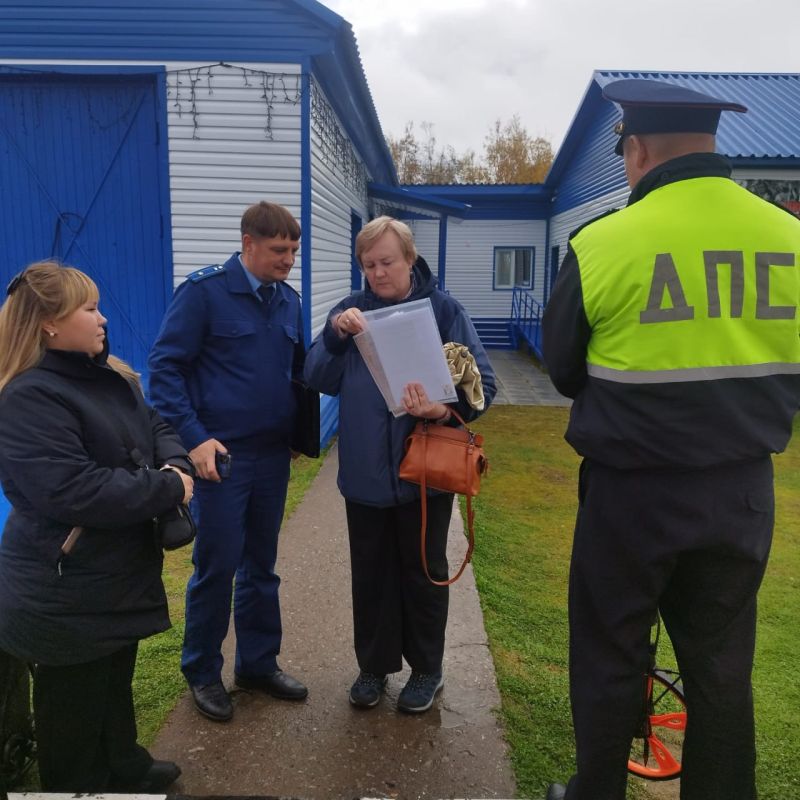 Прокуратура Красноселькупского района потребовала устранить нарушения закона об ограничении торговли табачной продукцией в магазинах, расположенных около образовательных организаций