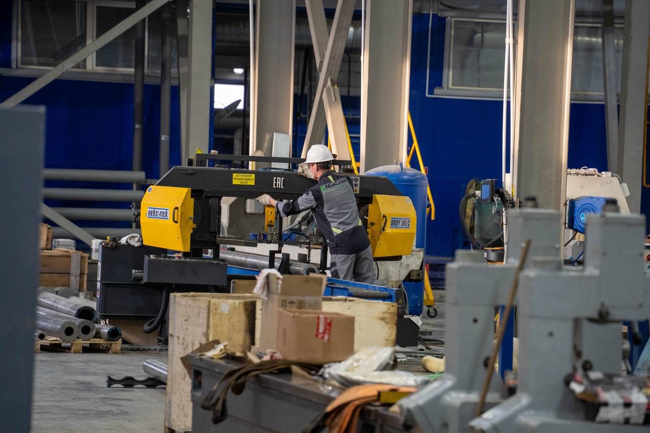 В Ноябрьске побывали на ключевых предприятиях топливно-энергетического комплекса В Ноябрьске побывали на ключевых предприятиях топливно-энергетического комплекса