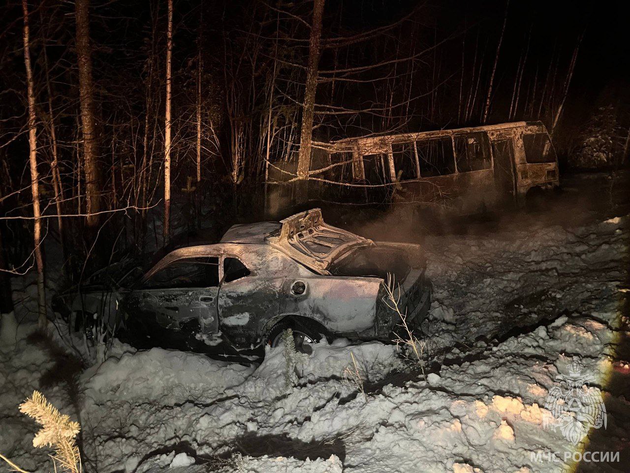 В 05 часов 21 минуту на пульт пожарно-спасательной части города Ноябрьска поступило сообщение о дорожно-транспортном происшествии