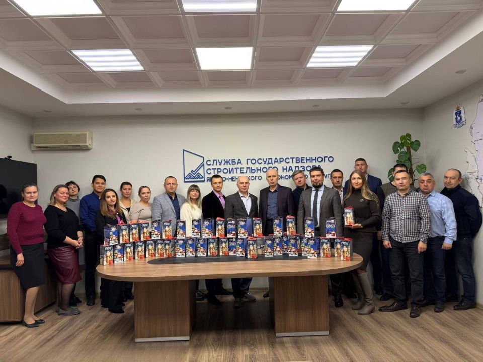 Салехард продолжает новогоднюю акцию в поддержку Волновахи