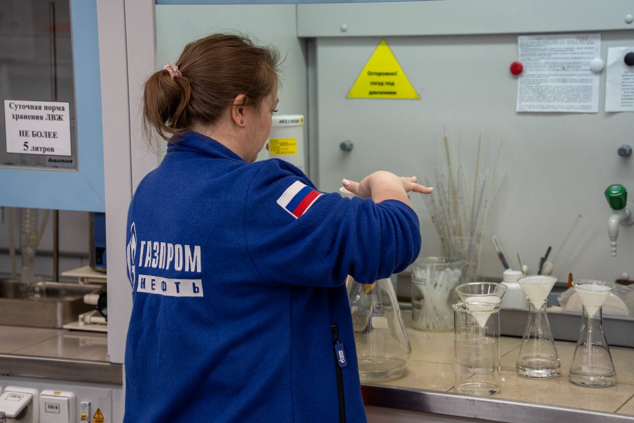 В Ноябрьске побывали на ключевых предприятиях топливно-энергетического комплекса В Ноябрьске побывали на ключевых предприятиях топливно-энергетического комплекса